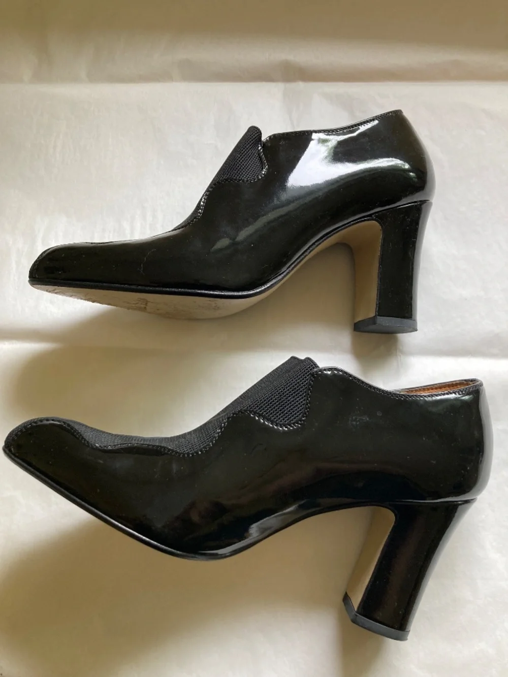 Walter Steiger Size 6 Black Patent Leather Block Heel Pumps w Fabric Detail
